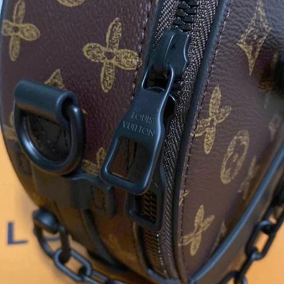 Louis Vuitton Runway Wheel Box Bag from Virgil Abloh Show #7 - Picture 8 of 12